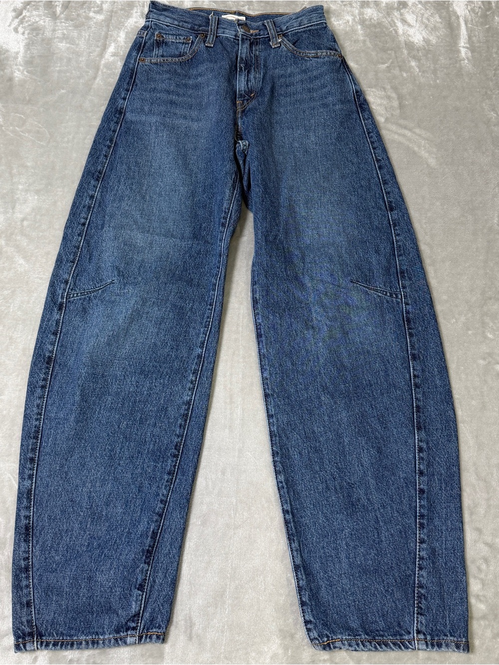 Levi’s Cinch Barrel Jeans Women's Sz 25 Blue Denim Medium Wash
